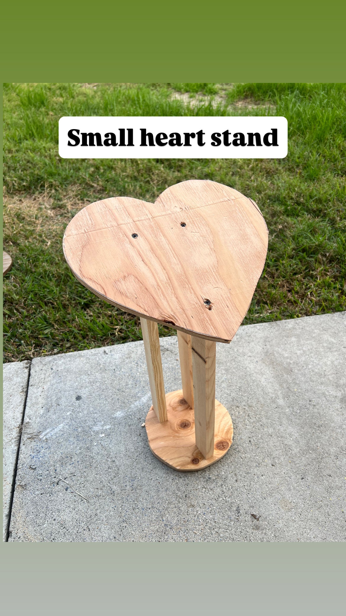 Small heart stand