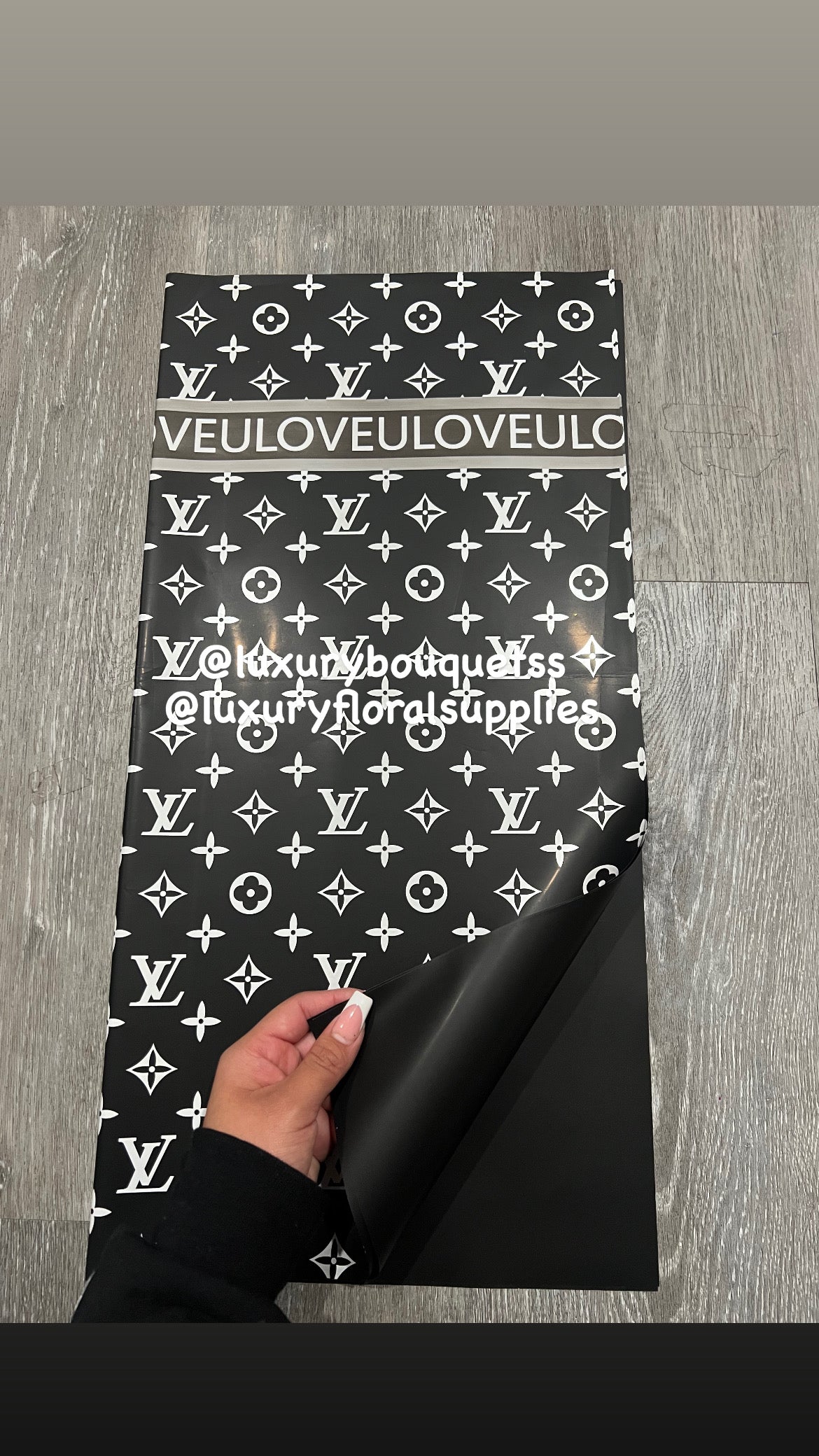 Black lv wrapping paper