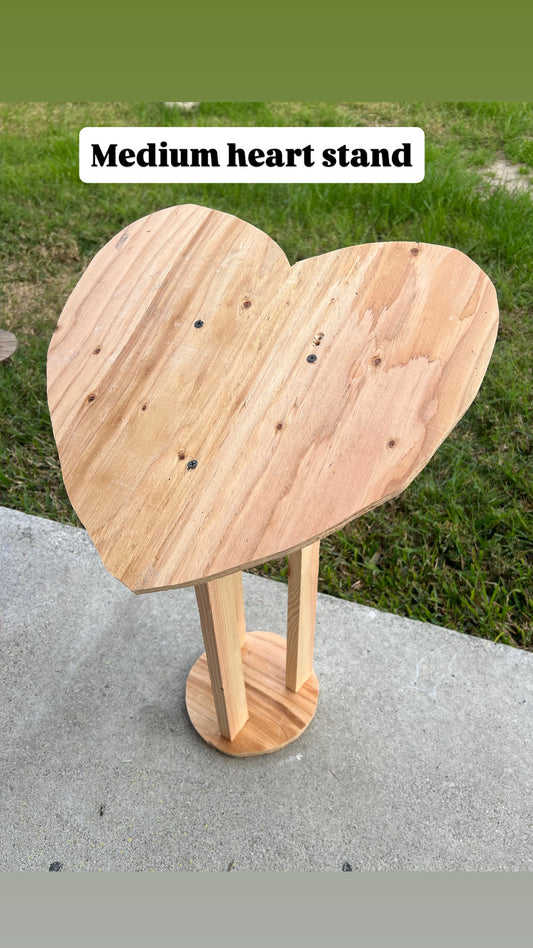 Medium heart stand